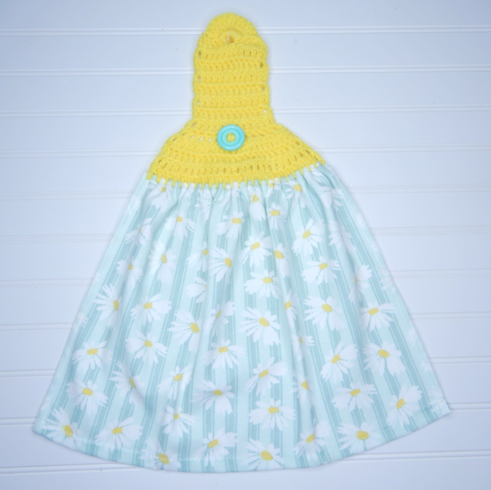 Daisy Crochet Top Towel